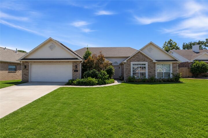 Property Photo:  907 Quail Terrace  AR 72756 