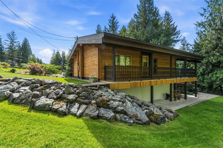 Property Photo: 7420 Stampede Trail BC V0E 1M8