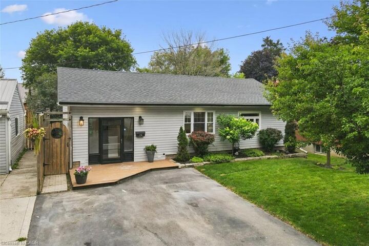 Property Photo:  26 Market Street  ON N2K 1H2 