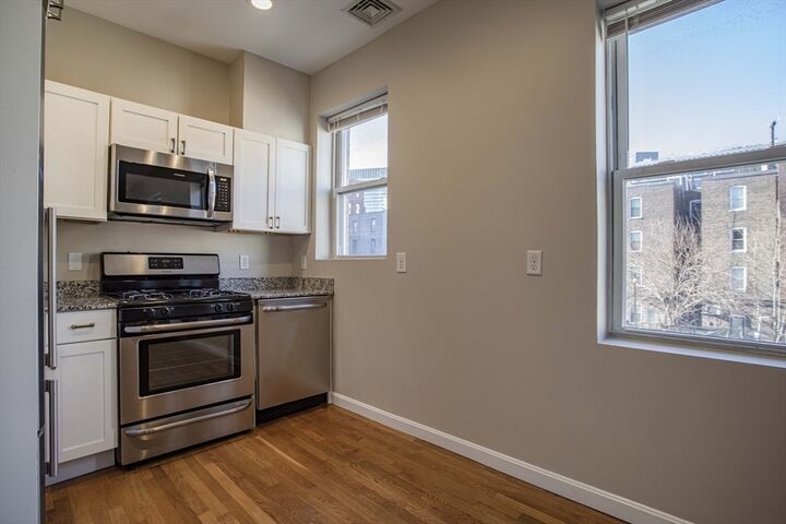 Property Photo: 28 Cooper St 1 MA 02113