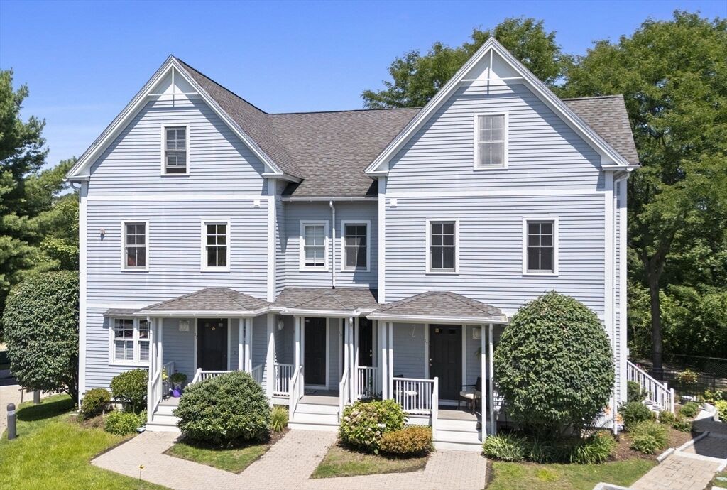 Property Photo:  19 Russell Pl 19  MA 02474 