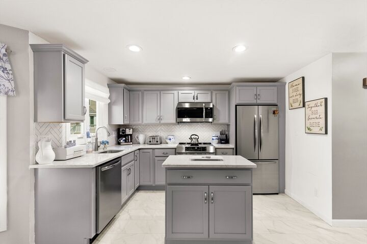 Property Photo:  35 Pilgrim Village Road 402  MA 02780 