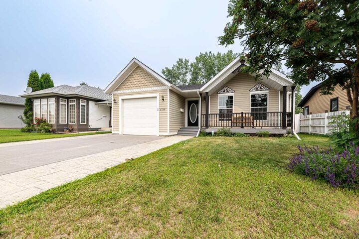 Property Photo:  4618 55 Avenue  AB T4L 1T7 