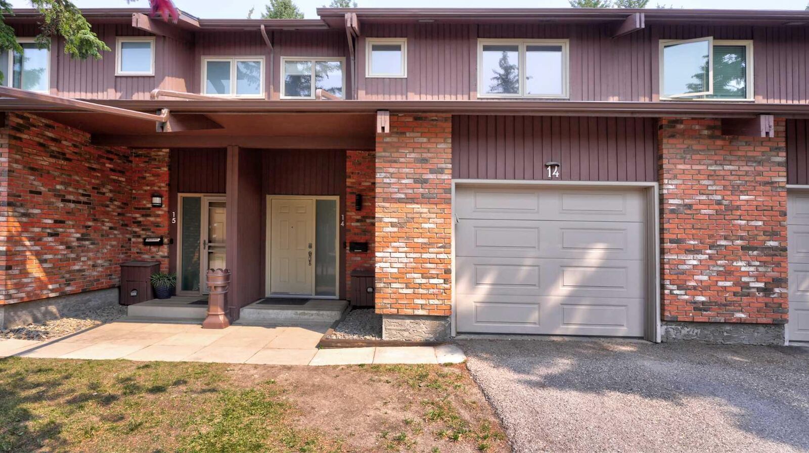 Property Photo:  2323 Oakmoor Drive SW 14  AB T2V 4T2 