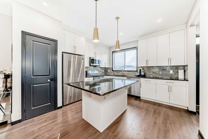 Property Photo:  36 Howse Heights NE  AB T3P 1P1 