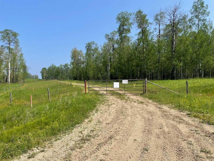 Property Photo: 111054C 590B Township AB T7S 1A1