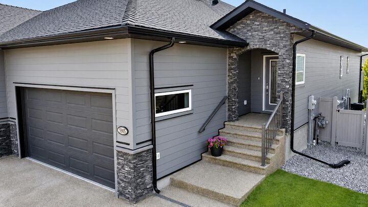 5905 24 Avenue Close — photo 1