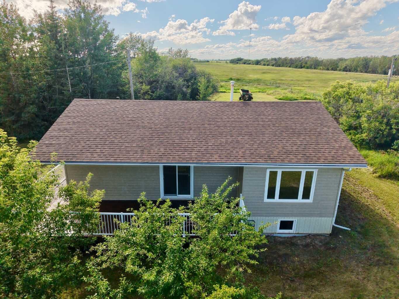 Property Photo: 81574 Highway 744 AB T0H 2N1