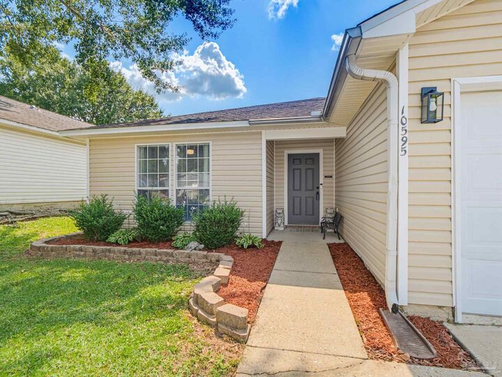 Property Photo:  10595 Wilderness Ln  FL 32534 