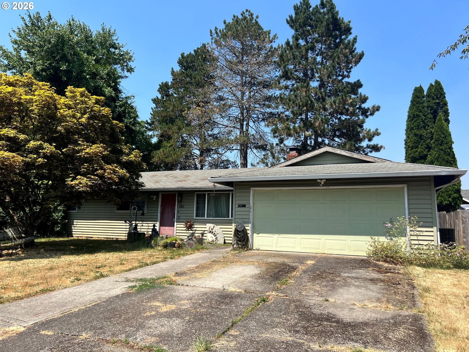 Property Photo:  193 NE 35th Ct  OR 97124 