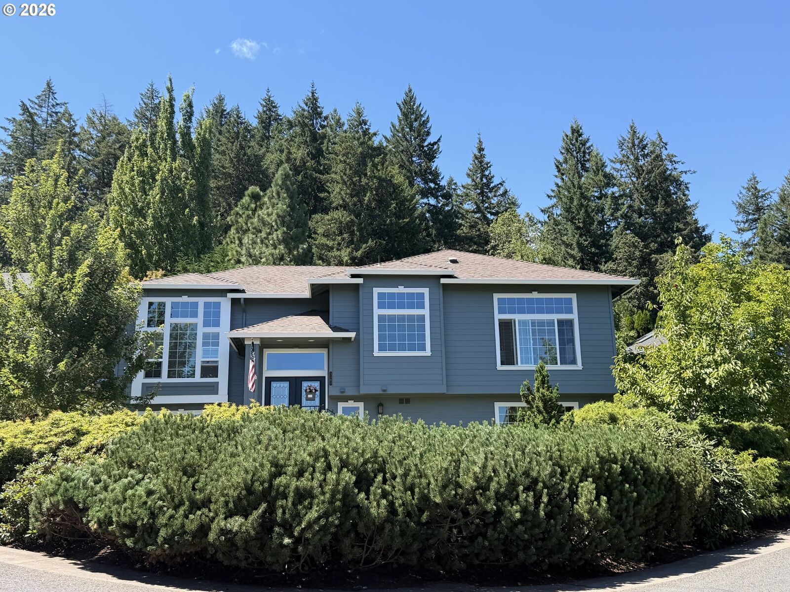 Property Photo: 3387 Bentley Ave OR 97405