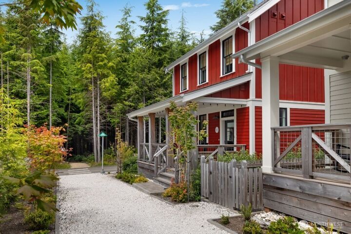 Property Photo:  445 E Compass Street  WA 98571 