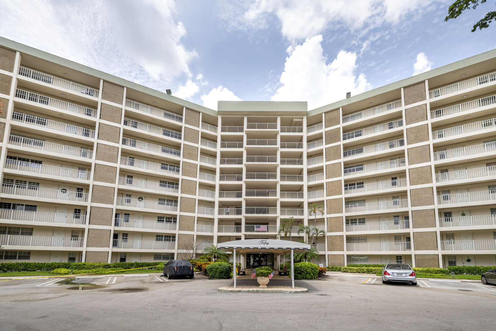 Property Photo:  3090 N Course Drive 508  FL 33069 