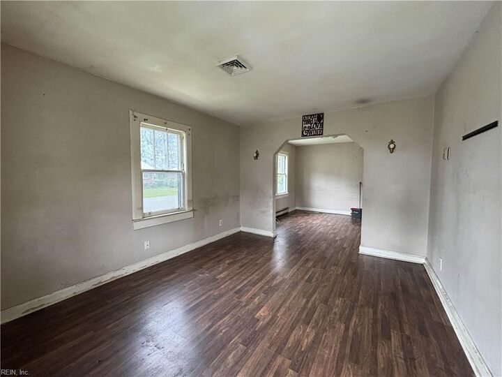 Property Photo:  386 Leeland Ave  VA 23661 