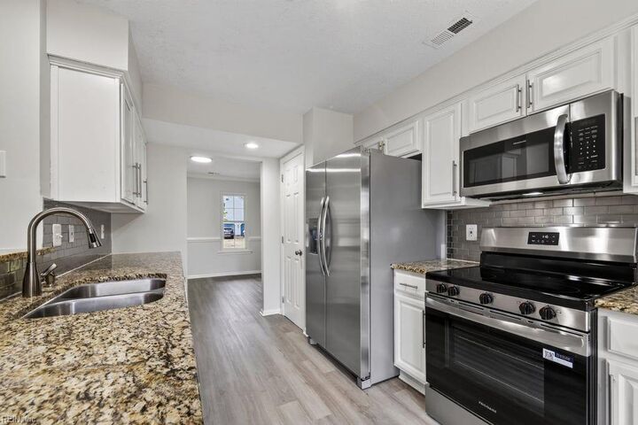 Property Photo: 6201 Glenrose Dr VA 23435