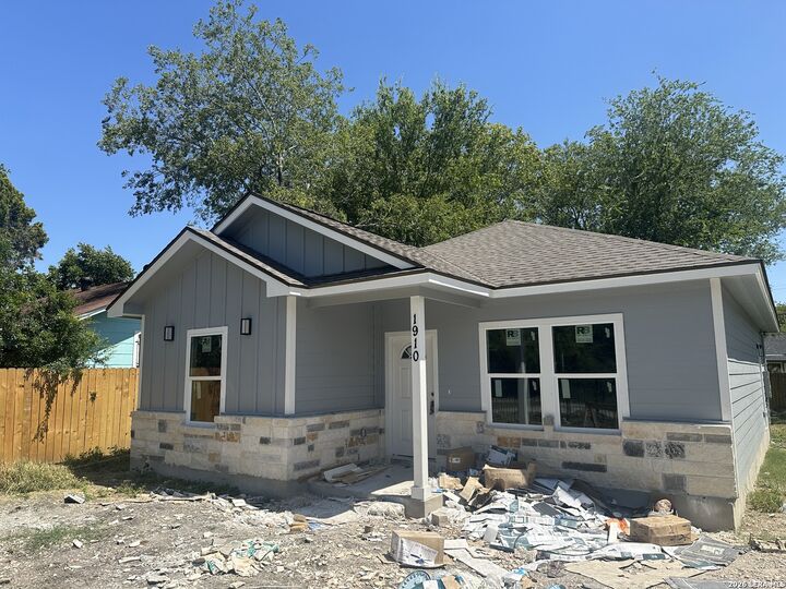 Property Photo:  1910 Lennon Ave  TX 78223 