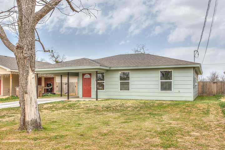 Property Photo:  254 E 23rd Street  TX 76903 