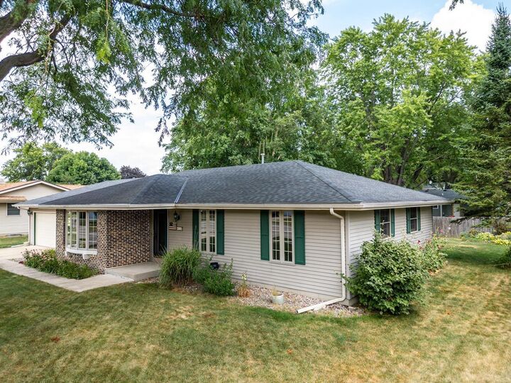 Property Photo:  842 N Wright Road  WI 53546 