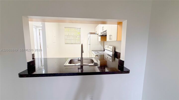 Property Photo: 753 NW 103rd Ter 202 FL 33026