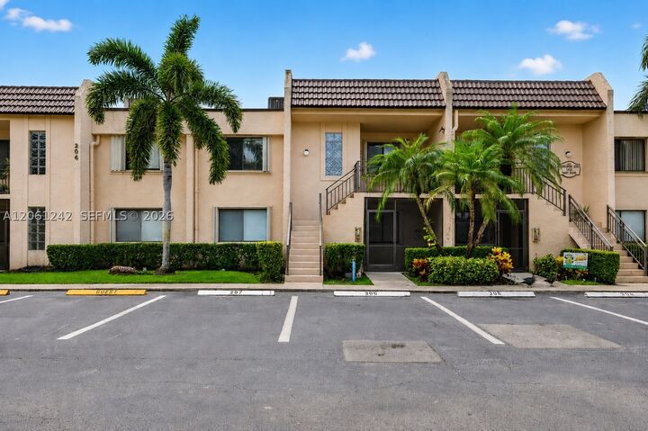 Property Photo:  16431 Blatt Blvd 202  FL 33326 