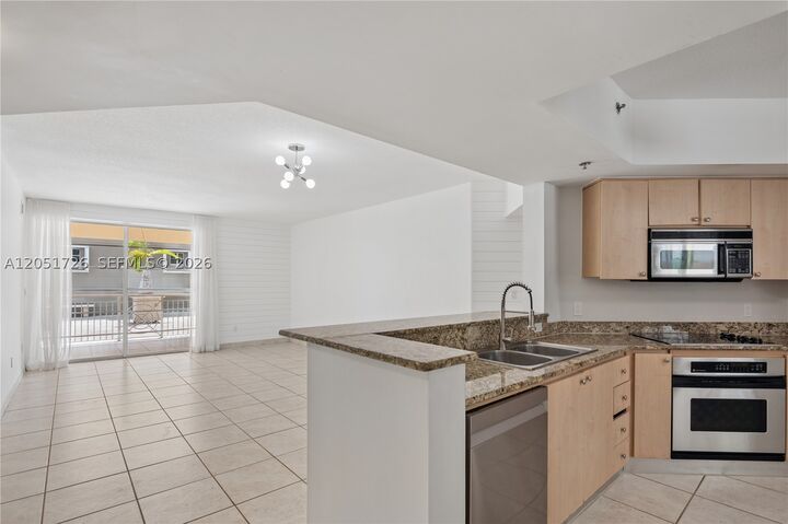 Property Photo: 145 Jefferson Ave 417 FL 33139