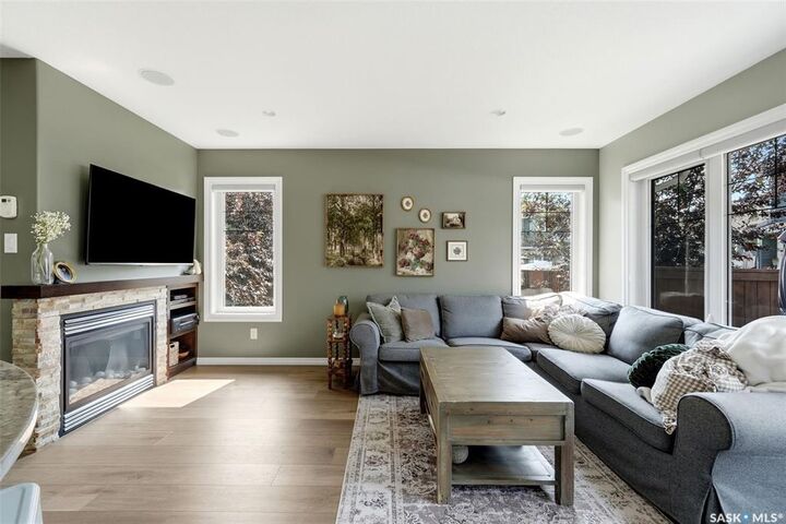 Property Photo: 4002 Sandhill Crescent 213 SK S4V 3J1