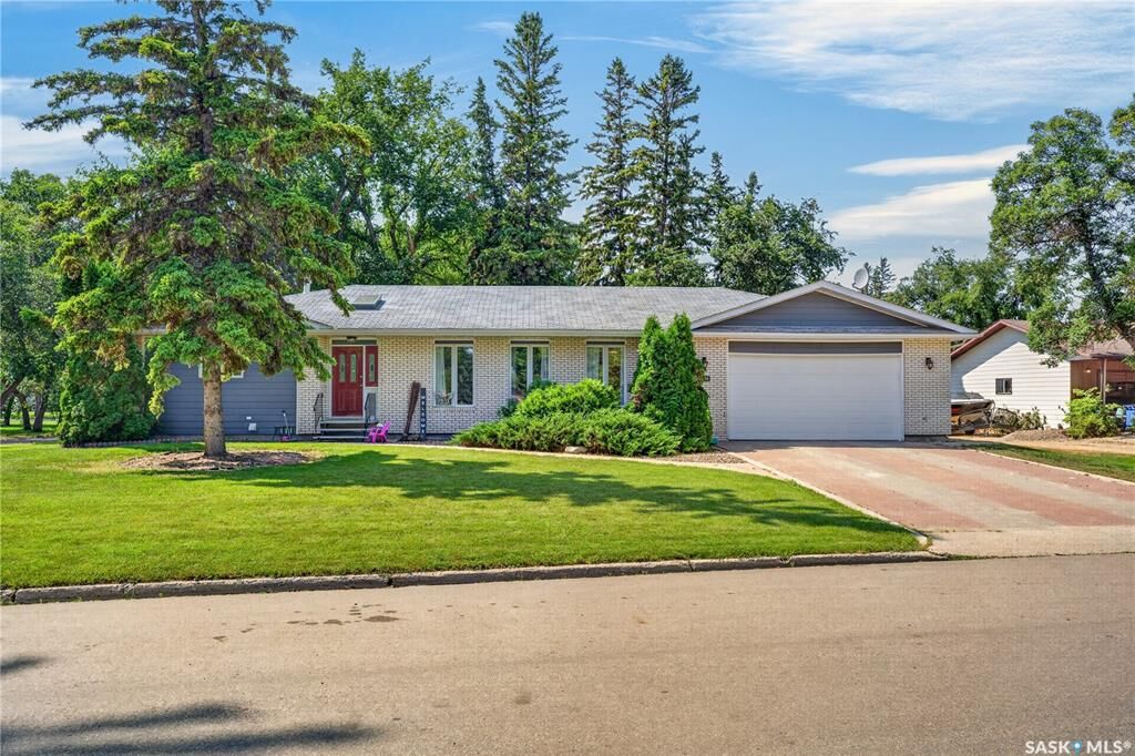 Property Photo: 1601 100A Street SK S0E 1T0