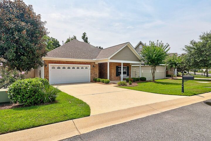 Property Photo:  105 Hidden Creek Circle  AL 36301 