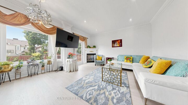 Property Photo:  372B Hounslow Avenue  ON M2R 1H6 