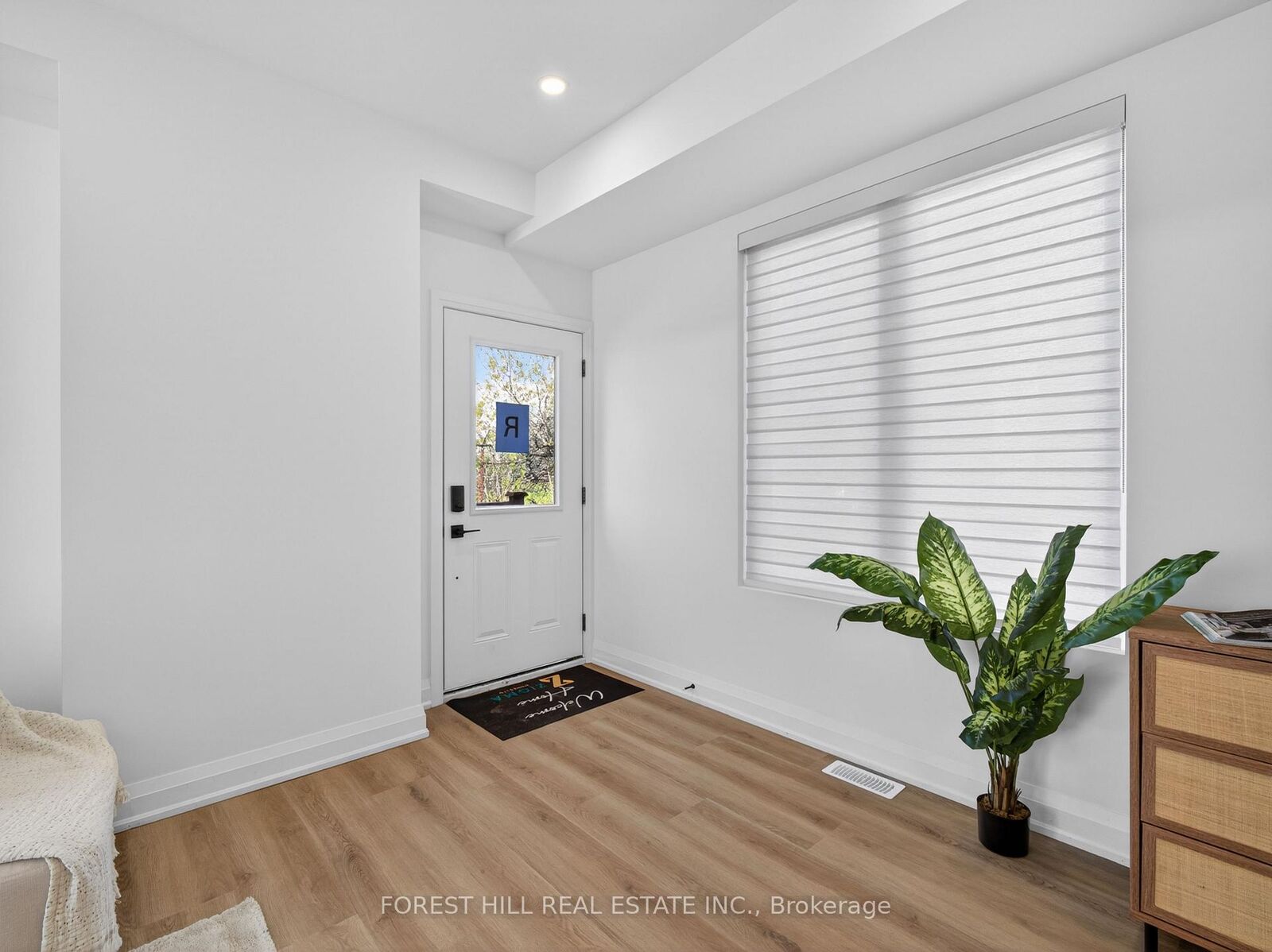 Property Photo: 42 Chatfield Drive R - Garden ON M3H 3M1