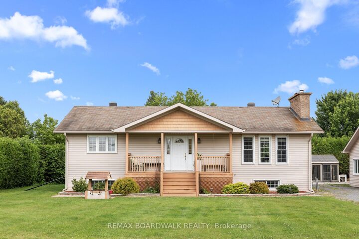955 Lacroix Road — photo 1
