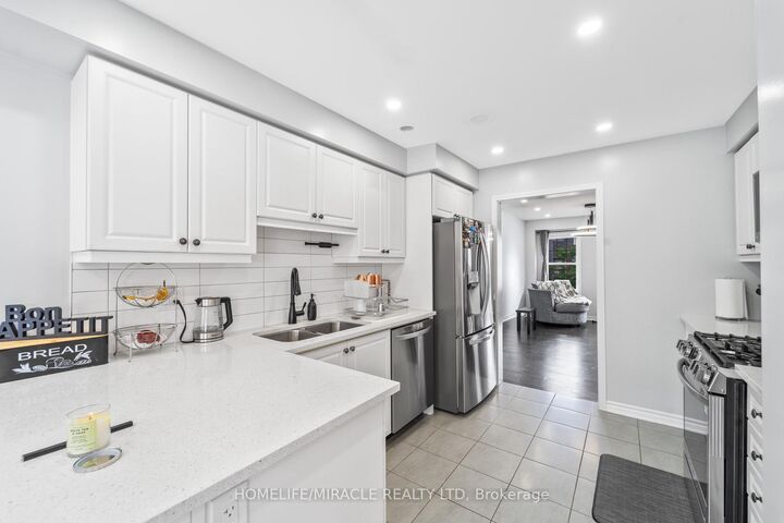 Property Photo:  24 Metro Crescent  ON L7A 0A8 