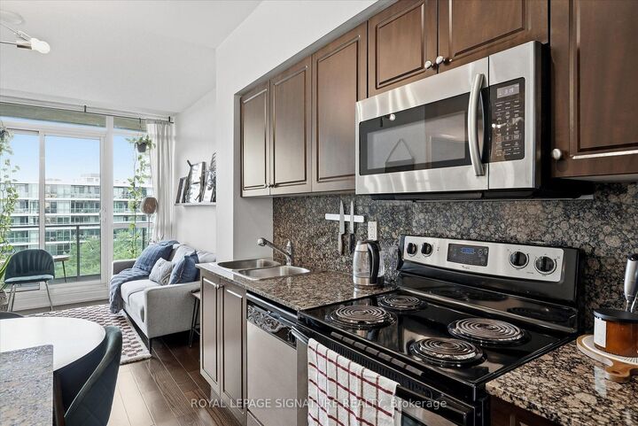Property Photo:  215 Fort York Boulevard 711  ON M5V 4A2 