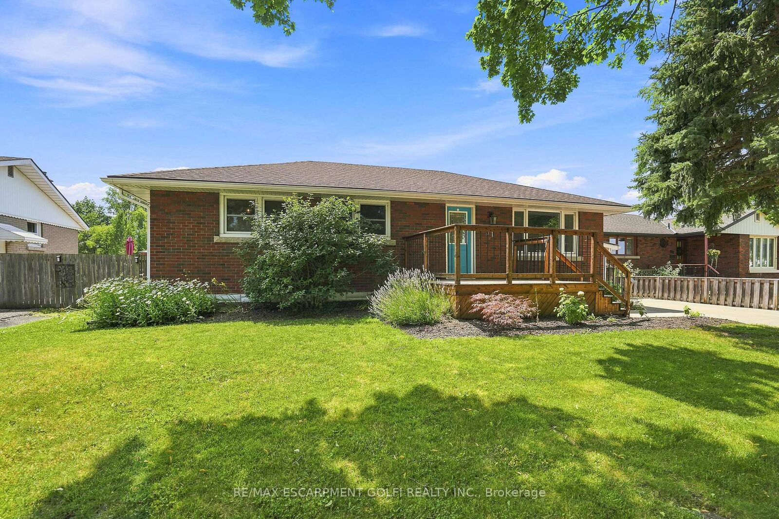 Property Photo:  31 Franklin Boulevard  ON L2P 3E5 