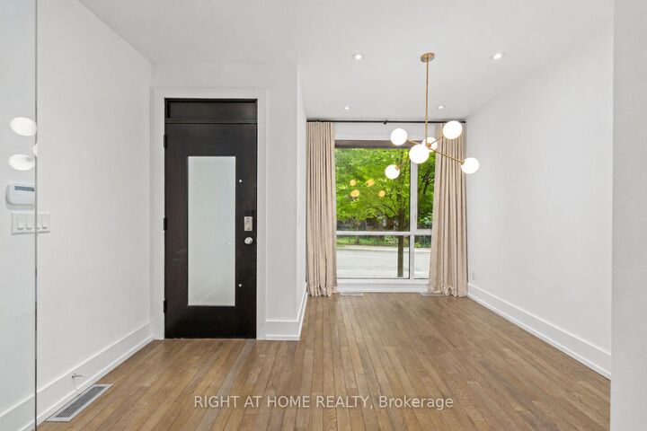 Property Photo: 66 Havelock Street 11 ON M6H 0C4