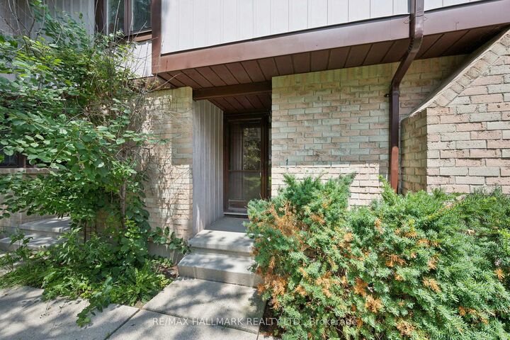 Property Photo: 489 Beechwood Drive 1 ON N2T 1H8