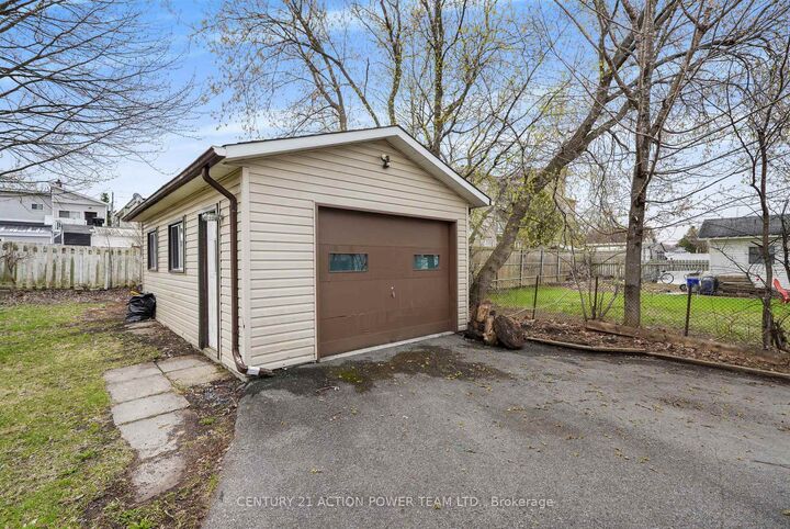 Property Photo:  983 Chapman Street  ON K4K 1E6 