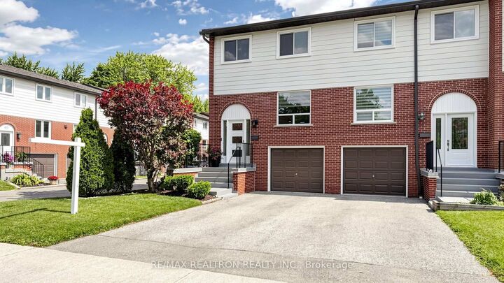 Property Photo:  2445 Homelands Drive 18  ON L5K 2C6 