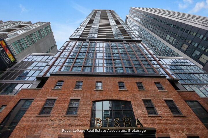88 Blue Jays Way 1604 — photo 1