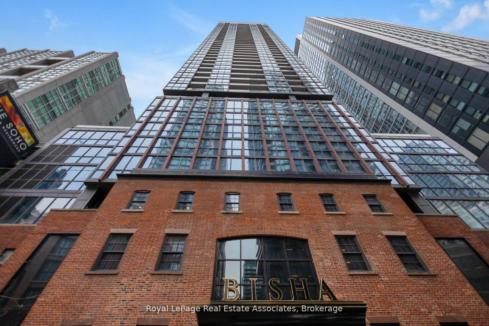 Property Photo: 88 Blue Jays Way 1604 ON M5V 0L7