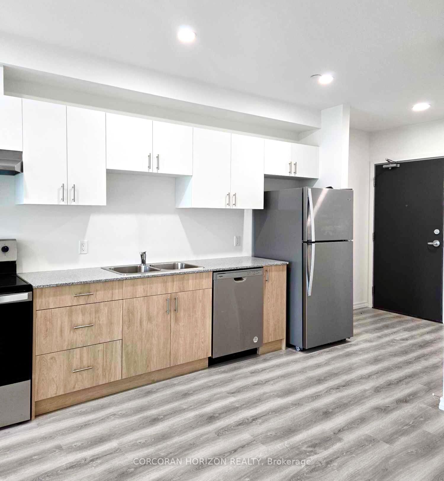 Property Photo: 181 Elmira Road S 606 ON N1K 0E3