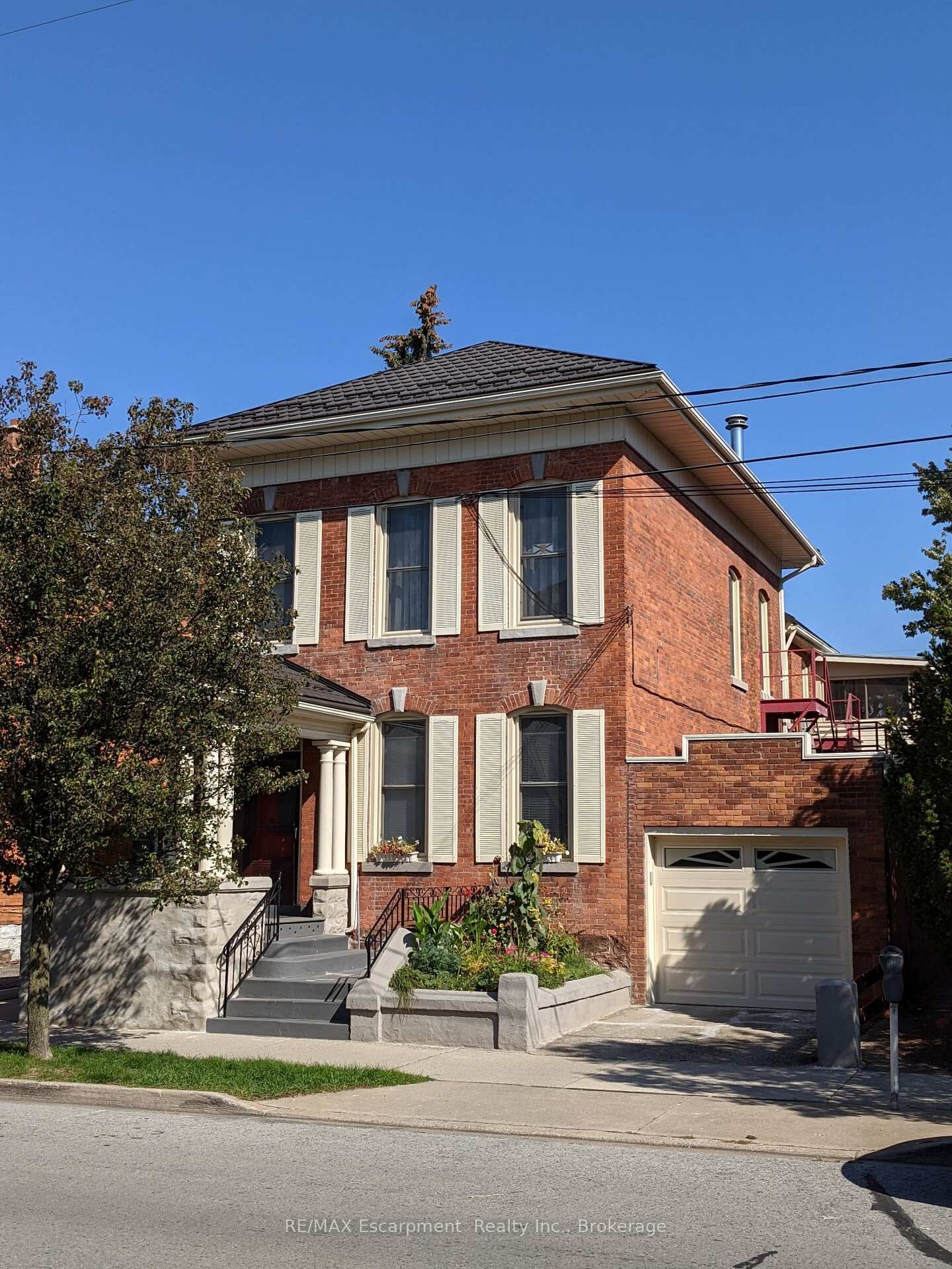 Property Photo:  158 James Street 5  ON L2R 5C5 