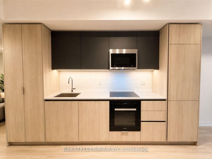 Property Photo:  400 King Street W 1012  ON M5V 0X8 