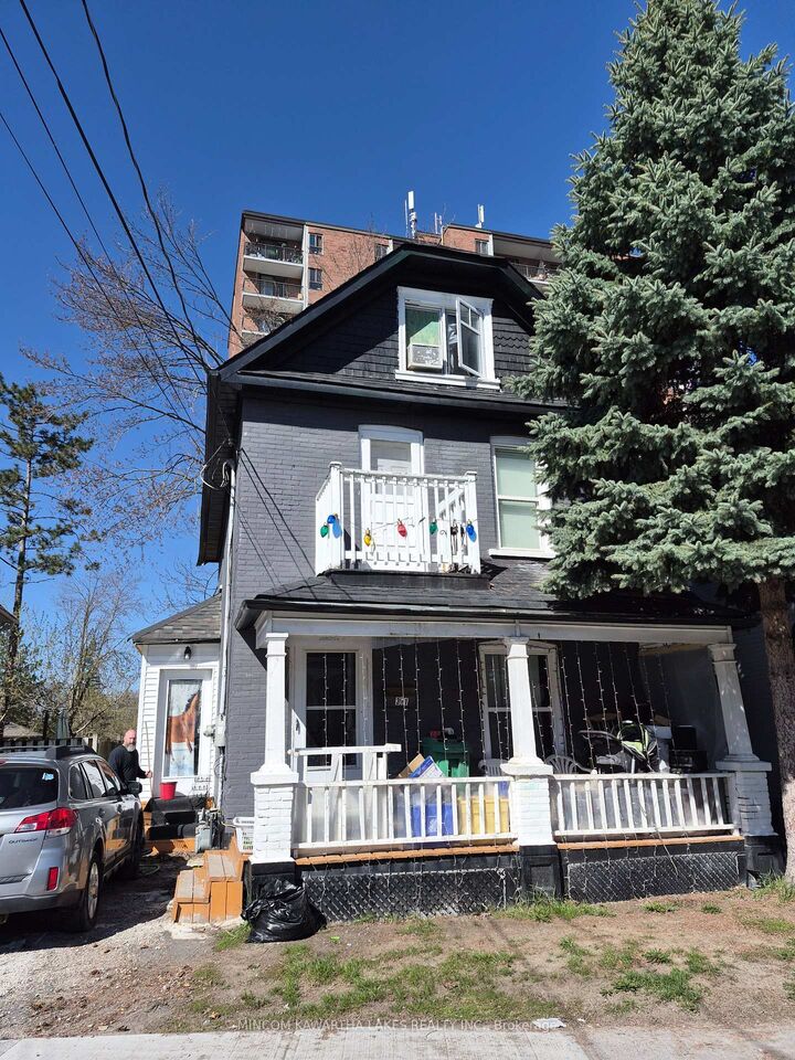 341 George Street S — photo 1