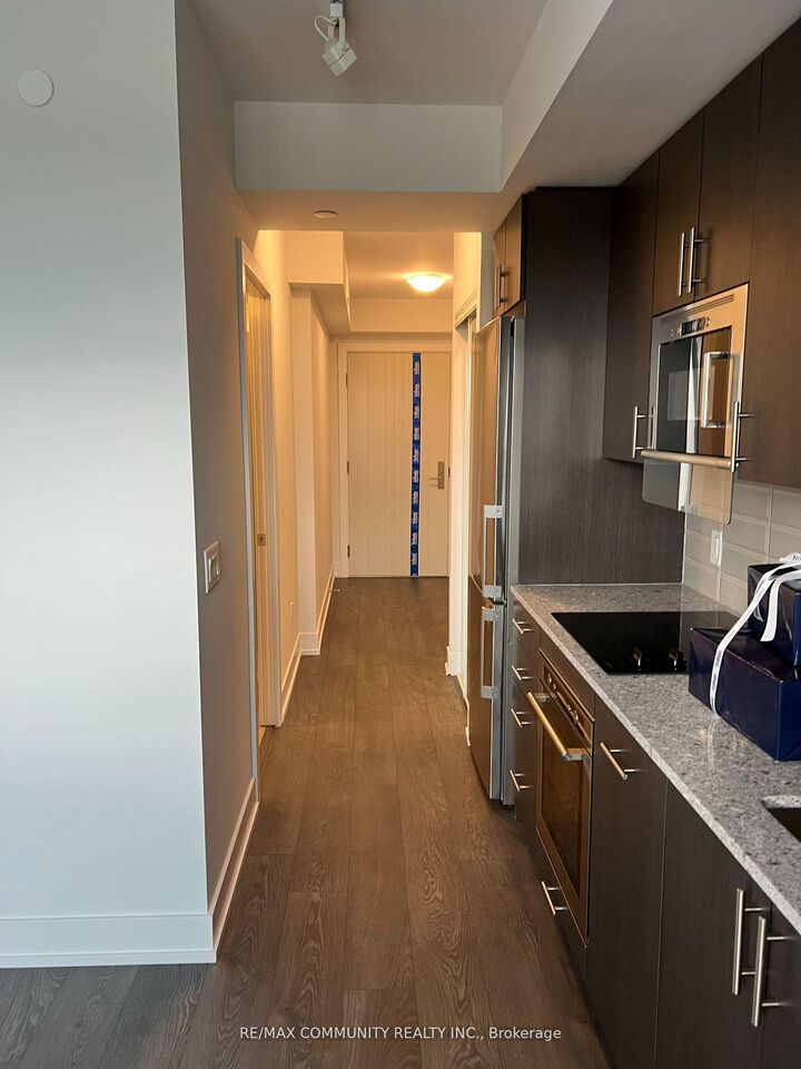 Property Photo:  2550 Simcoe Street N 903  ON L1L 0R5 