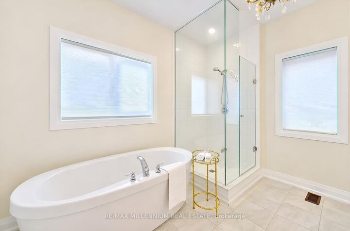 Property Photo: 18 Boone Crescent ON L4H 4V1