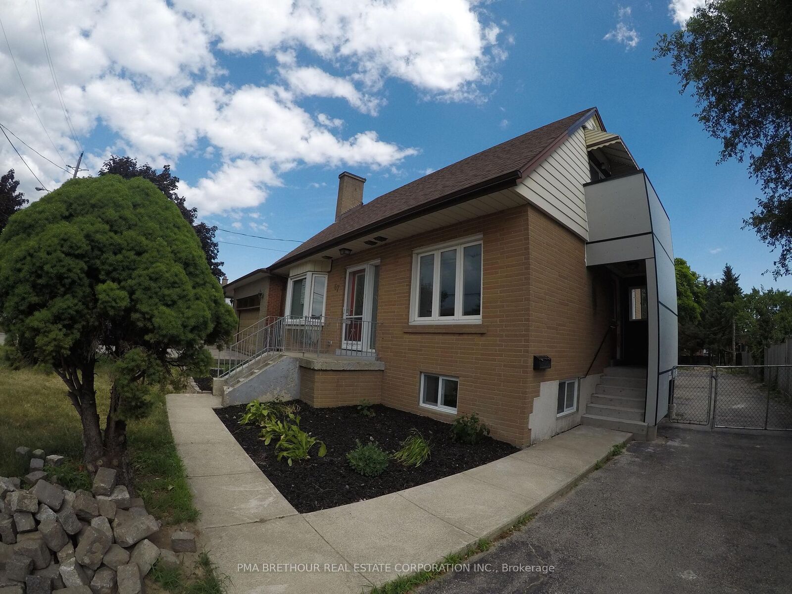 Property Photo:  67 Cartwright Avenue  ON M6A 1V1 