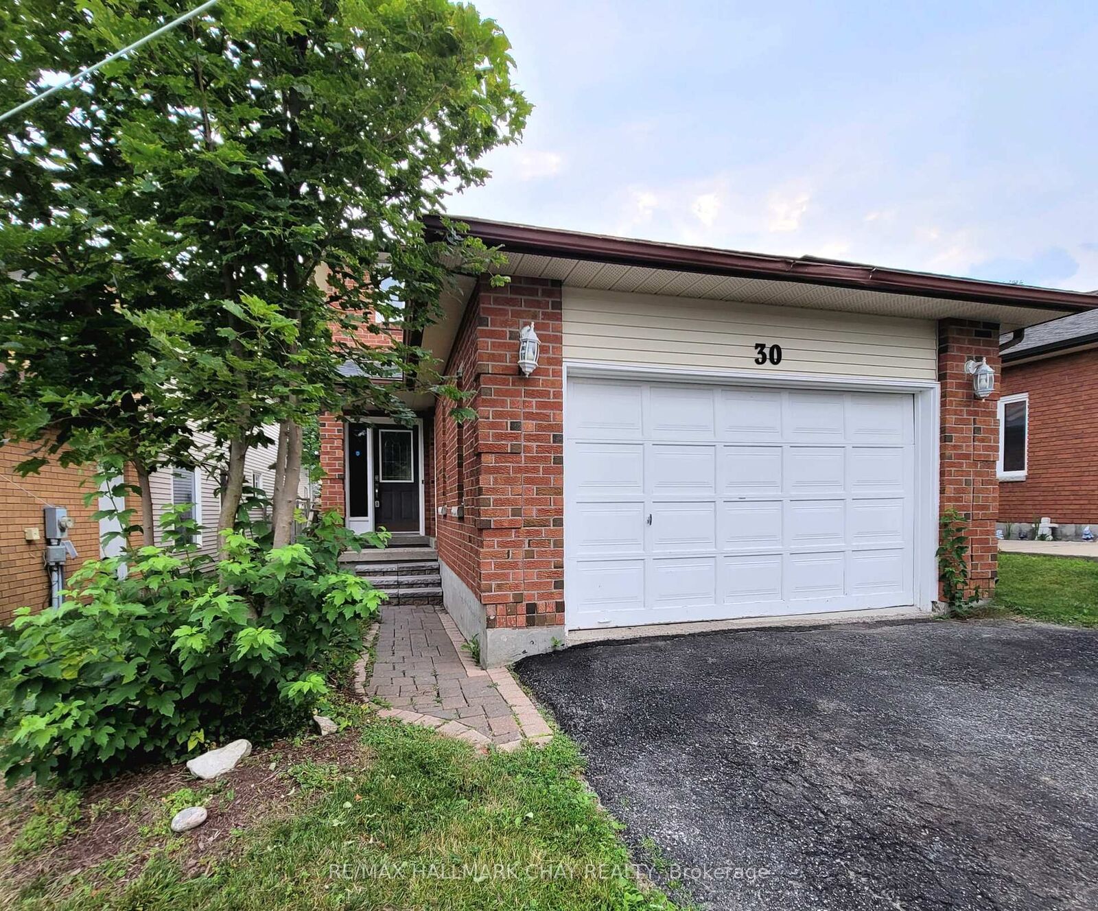 Property Photo:  30 Orwell Crescent  ON L4N 6M6 