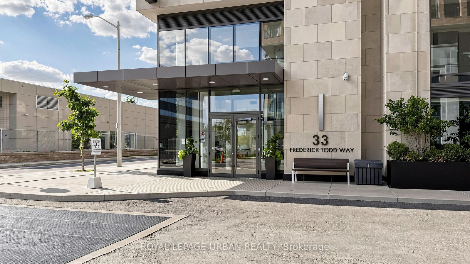 Property Photo: 33 Frederick Todd Way 704 ON M4G 0C9