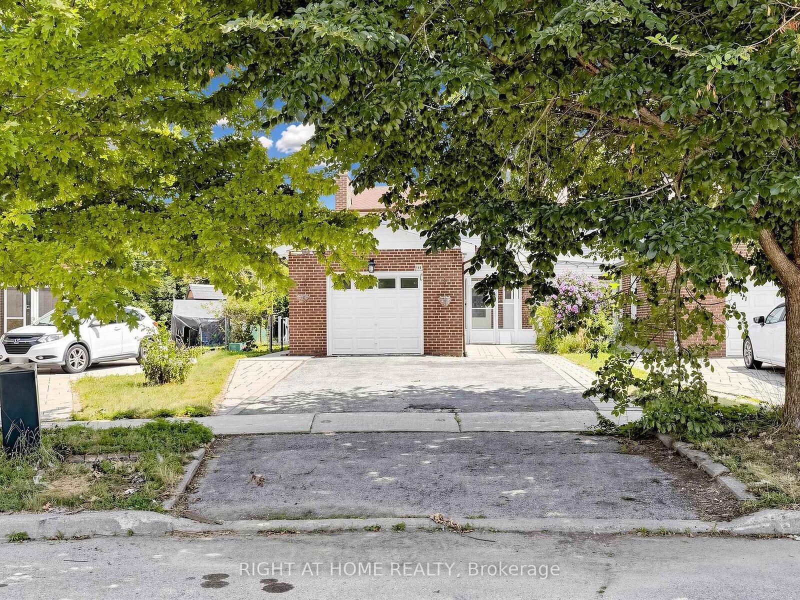 Property Photo:  148 Sexton Crescent  ON M2H 2L6 
